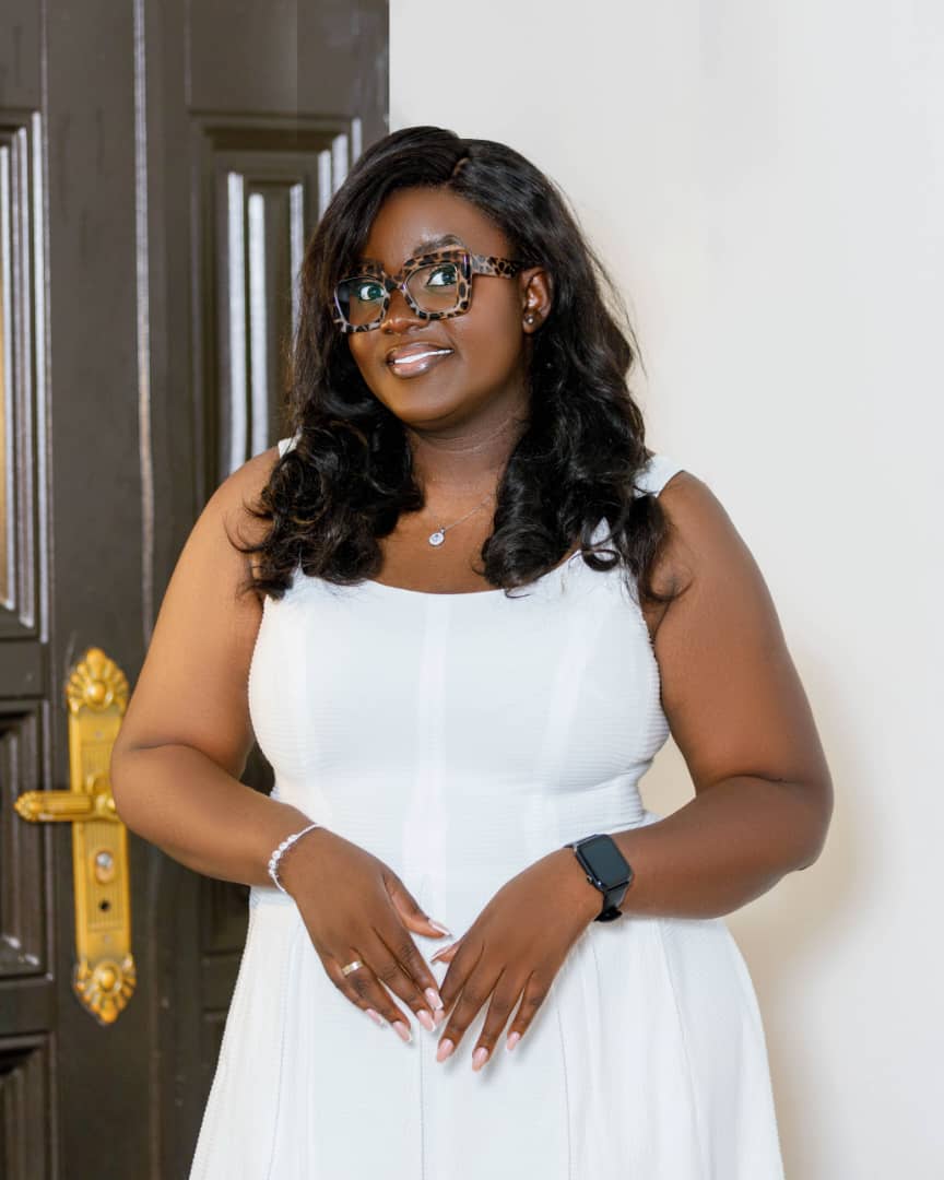 Naana Lexis About Service Photo